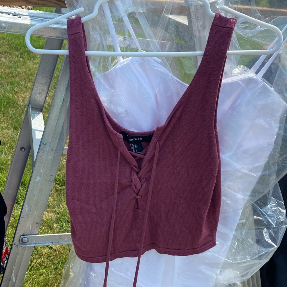 Barely worn Womans crop top, maroon